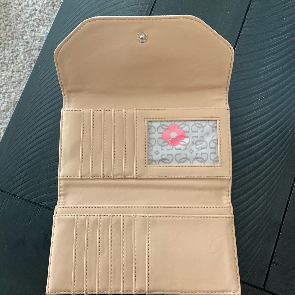 Guess Wallet - Picture 3 of 3